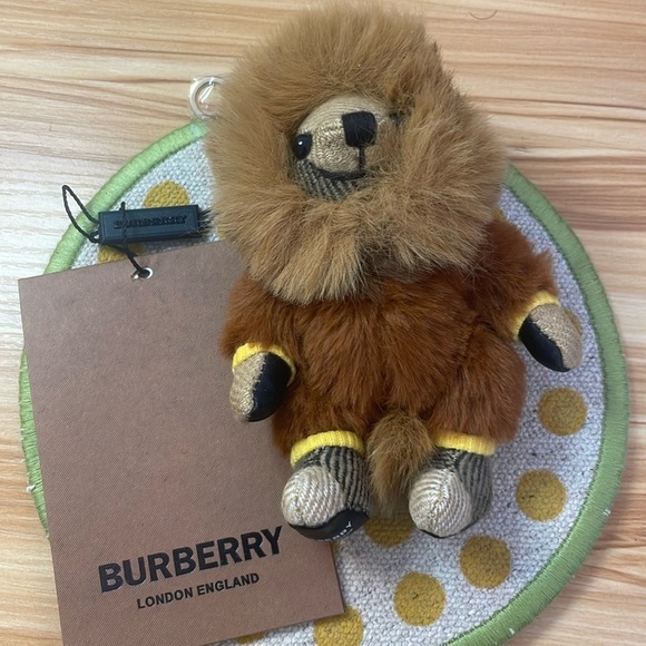 BURBERRY little lion keychain - Picture 1 of 7